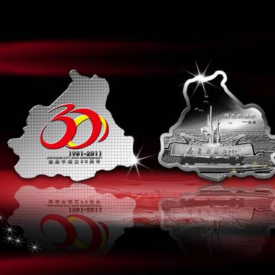 定制紀(jì)念章 企業(yè)禮品市場分析與純銀徽章廠家選擇指南